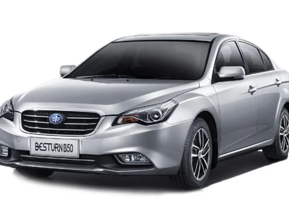 مقایسه بسترن B50F با ام جی 550